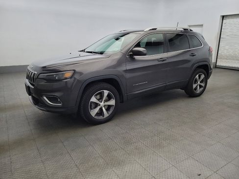 Used 2019 Jeep Cherokee Limited image 2