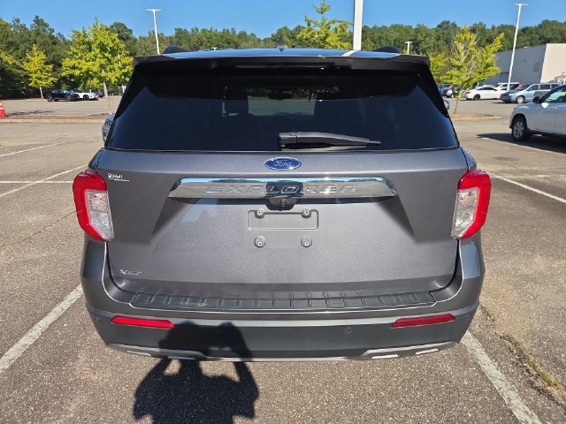 Used 2022 Ford Explorer XLT w/ Equipment Group 202A RWD image 4