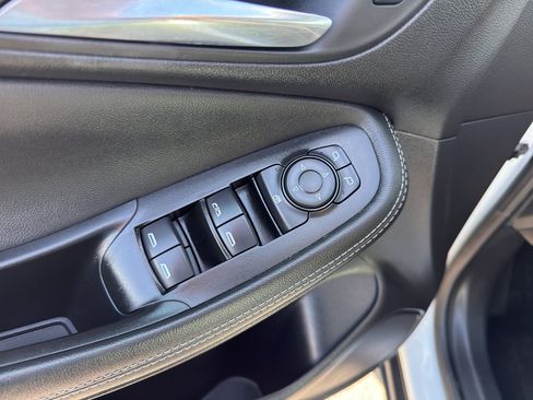 Used 2025 Buick Encore GX Preferred AWD/4WD image 12