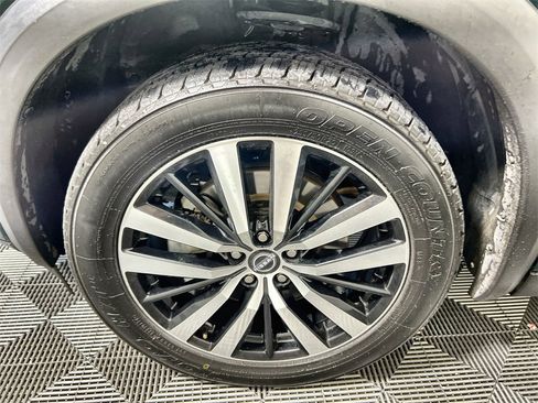 Used 2023 Nissan Pathfinder Platinum image 19