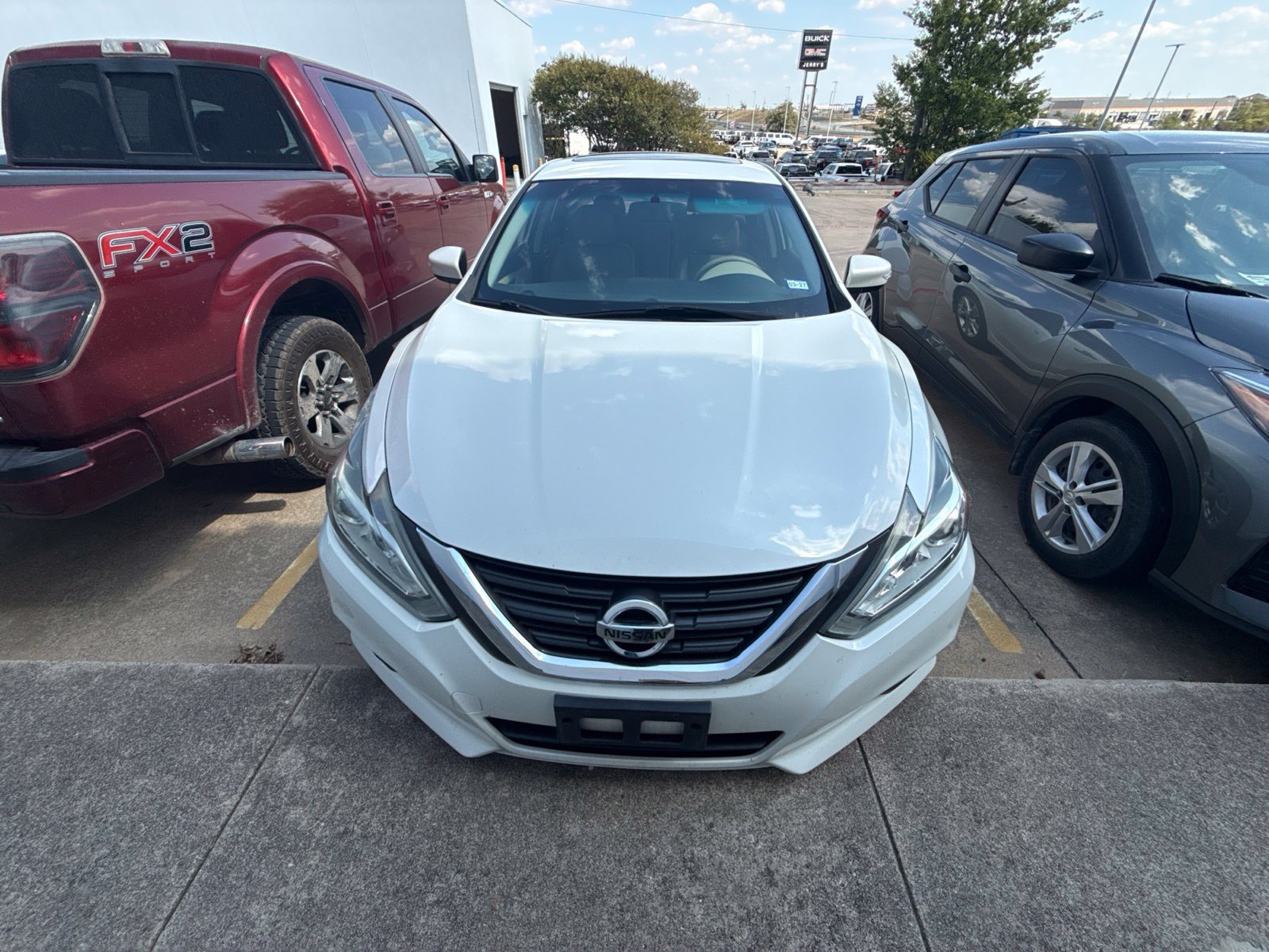 Used 2016 Nissan Altima 2.5 SL w/ 2.5 Technology Package FWD image 2