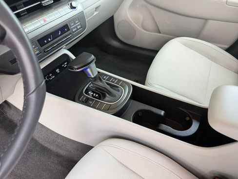 Used 2025 Hyundai Kona SEL image 43