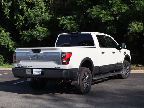 Used 2023 Nissan Titan Platinum Reserve w/ Moonroof Package AWD/4WD image 9