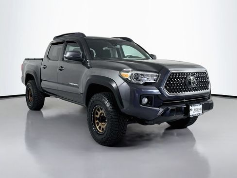 Used 2019 Toyota Tacoma TRD Off-Road AWD/4WD image 4