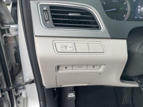 Used 2017 Hyundai Sonata SE FWD image 16