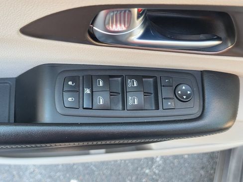 Used 2023 Chrysler Voyager LX FWD image 13