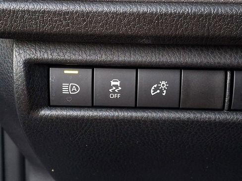 Used 2025 Toyota Camry SE AWD/4WD image 23