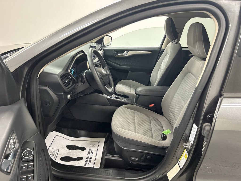 Used 2020 Ford Escape SE AWD/4WD image 9