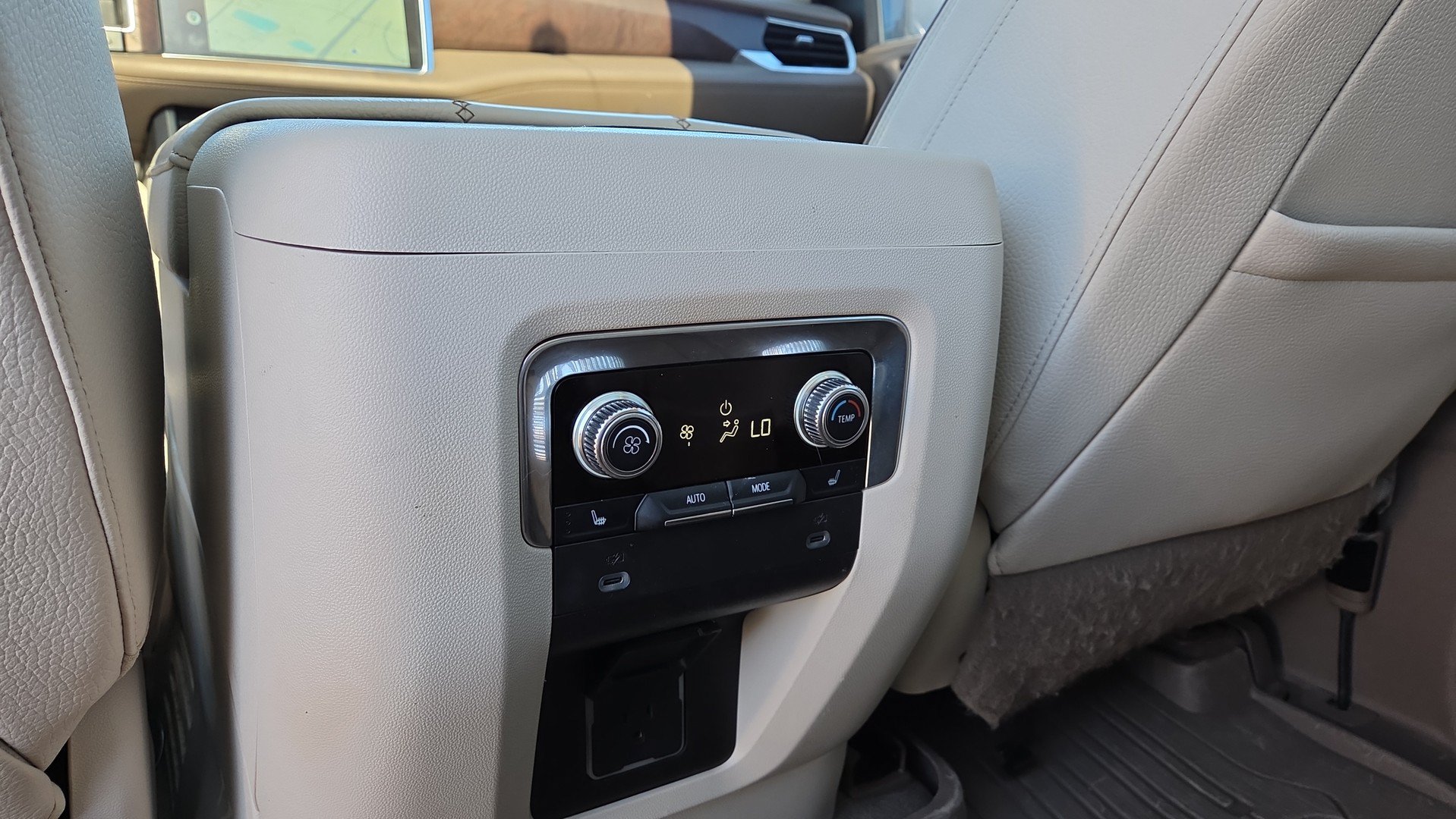 Used 2022 GMC Yukon Denali RWD image 28