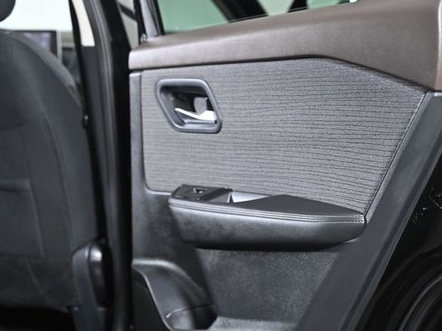 Certified 2023 Nissan Rogue SV image 31