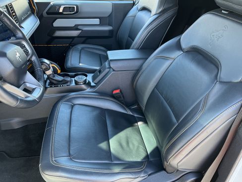 Used 2023 Ford Bronco Badlands w/ Sasquatch Package image 18