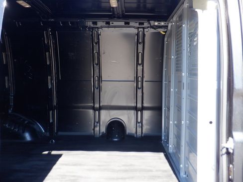 Used 2021 Chevrolet Express 2500 w/ Driver Convenience Package image 8