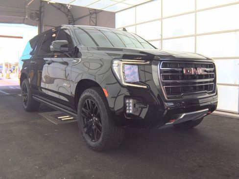 Used 2023 GMC Yukon XL AT4 w/ AT4 Premium Package AWD/4WD image 4