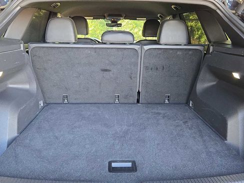 Used 2024 Volkswagen Atlas Cross Sport SE image 32