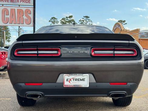 Used 2017 Dodge Challenger GT w/ Driver Convenience Group image 5