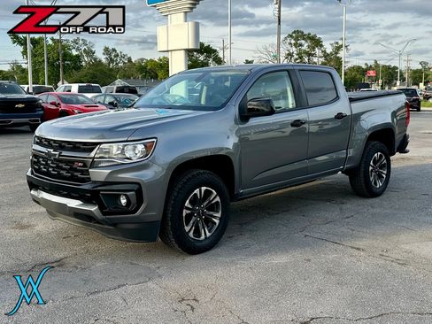 Used 2021 Chevrolet Colorado Z71 AWD/4WD image 3