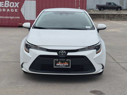 Used 2023 Toyota Corolla LE FWD image 9