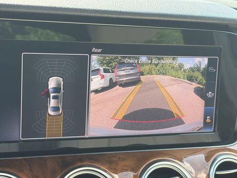 Used 2018 Mercedes-Benz E 300 image 33