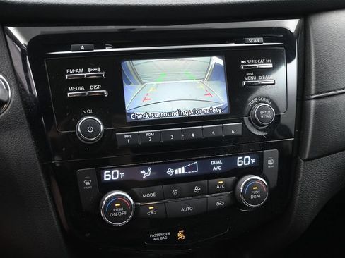 Used 2017 Nissan Rogue SV w/ Midnight Edition AWD/4WD image 15