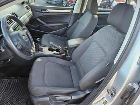 Used 2013 Volkswagen Passat 2.5 S image 10