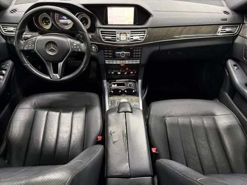 Used 2015 Mercedes-Benz E 400 4MATIC Sedan w/ Parking Assist Package image 37