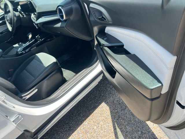 Used 2025 Chevrolet Trax LT FWD image 20