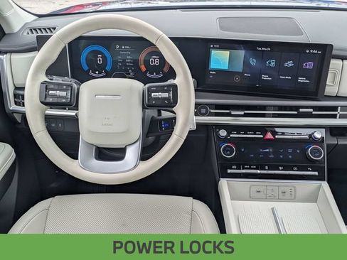 Used 2025 Hyundai Santa Fe SEL FWD image 14