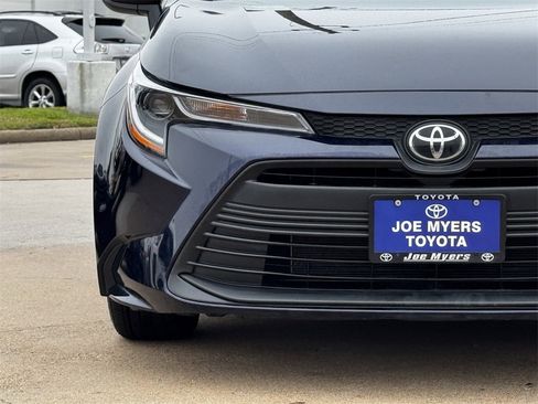 Used 2025 Toyota Corolla LE image 5