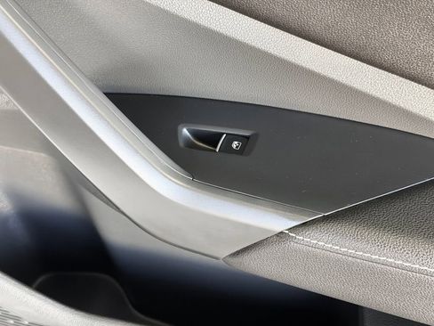 Used 2024 Volkswagen Jetta SE w/ Panoramic Sunroof Package FWD image 28