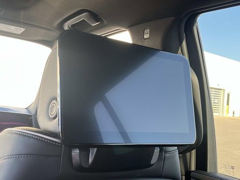 New 2026 Cadillac Escalade Luxury image 19