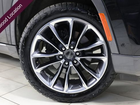 Used 2022 Jeep Wagoneer Series III w/ Premium Group I image 15