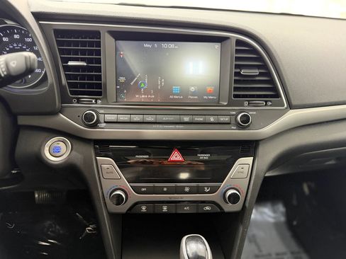 Used 2017 Hyundai Elantra Limited w/ Limited Ultimate Package 05 FWD image 16