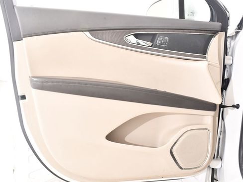 Used 2017 Lincoln MKX Reserve w/ Driver Assistance Package image 24