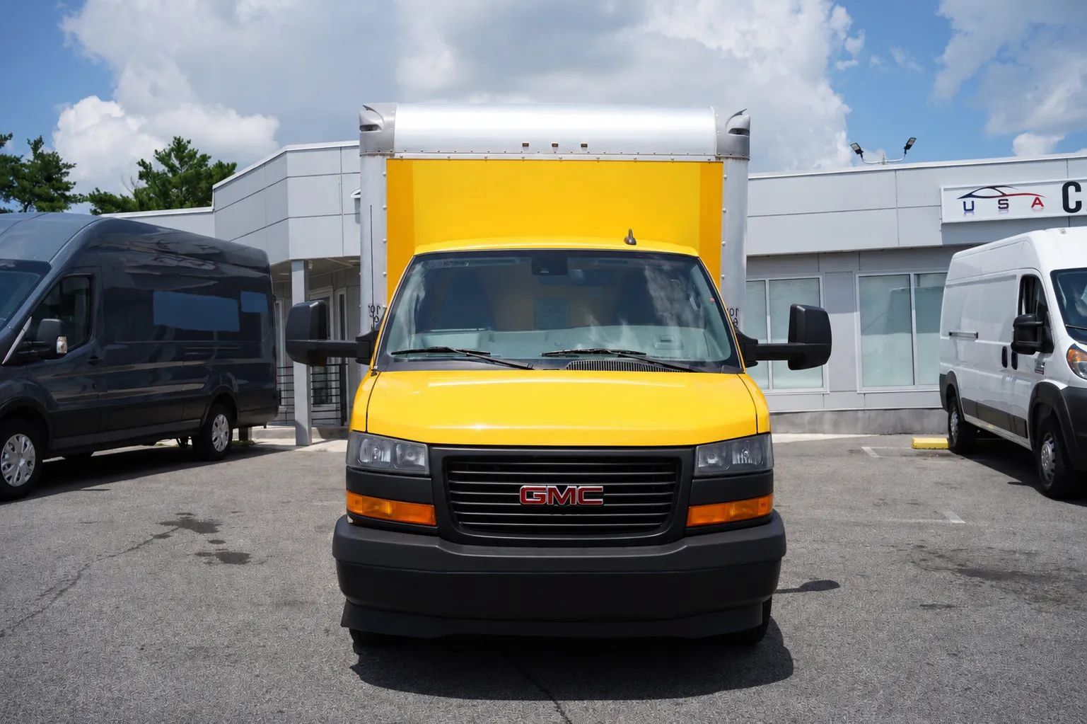 Used 2021 GMC Savana 3500 Extended w/ Power Convenience Package RWD image 5