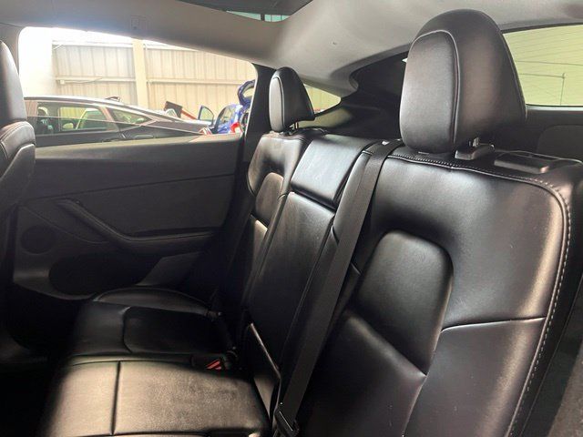 Used 2024 Tesla Model Y Long Range AWD/4WD image 19
