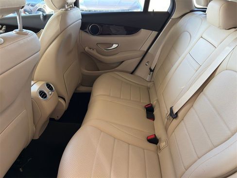 Used 2017 Mercedes-Benz GLC 300 image 28