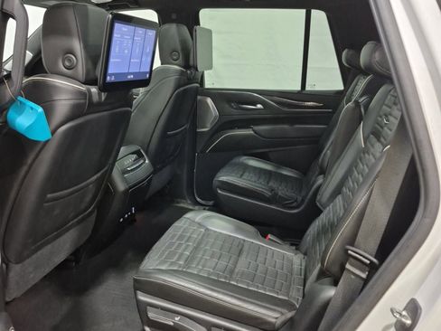 Used 2021 Cadillac Escalade Sport Platinum w/ Heavy-Duty Trailer Package AWD/4WD image 14