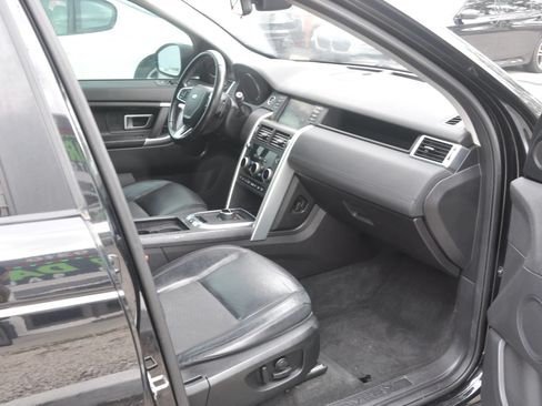 Used 2017 Land Rover Discovery Sport SE AWD/4WD image 26