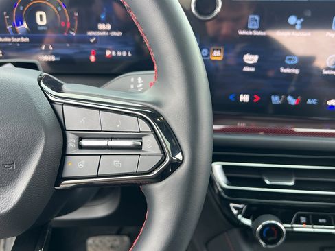 Used 2024 Chevrolet Traverse RS image 35