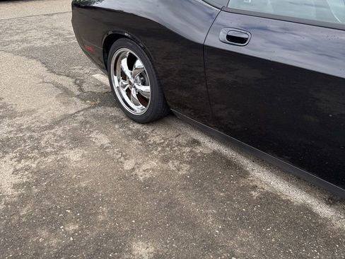 Used 2010 Dodge Challenger R/T RWD image 5