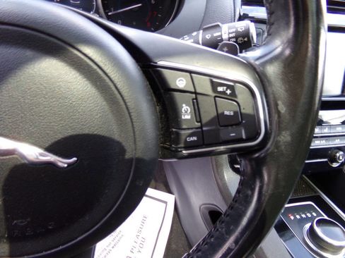 Used 2018 Jaguar F-PACE Premium AWD/4WD image 28