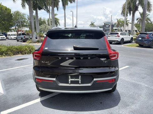 Used 2020 Volvo XC40 T5 Momentum w/ Protection Package Premier AWD/4WD image 7