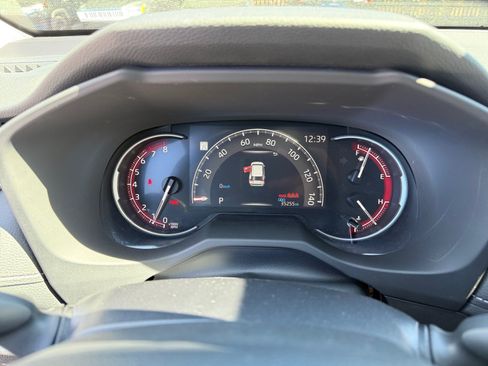 Used 2025 Toyota RAV4 LE AWD/4WD image 10