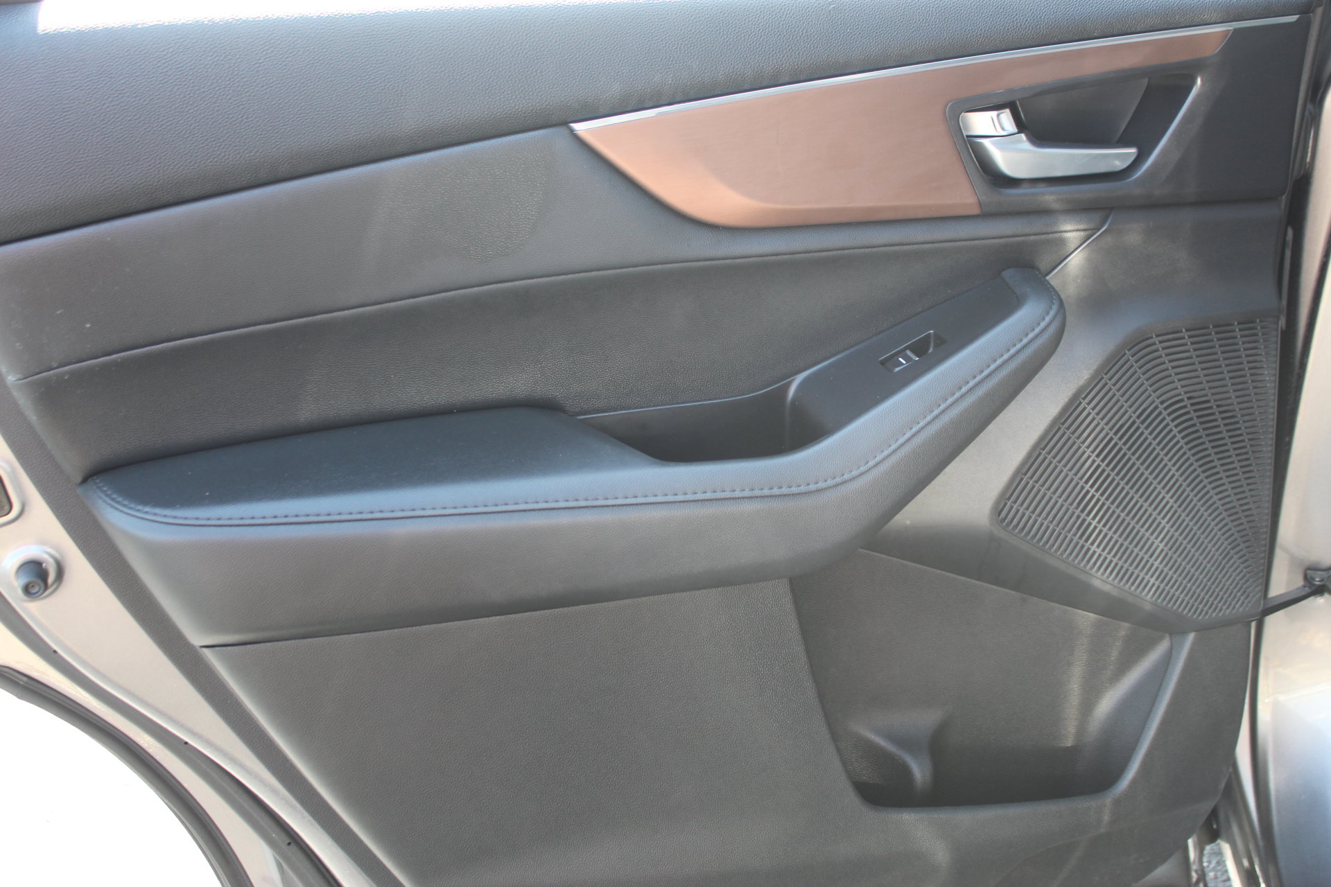 Used 2022 Acura MDX FWD image 26