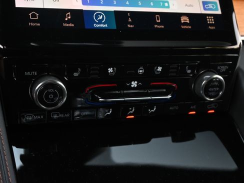 Used 2023 Jeep Grand Cherokee Summit AWD/4WD image 30