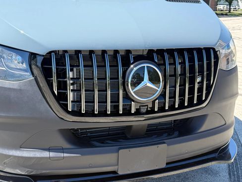 Used 2020 Mercedes-Benz Sprinter 2500 w/ Comfort Plus Package image 8