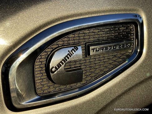 Used 2017 Nissan Titan S image 13