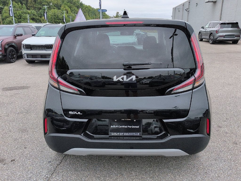 Used 2024 Kia Soul LX w/ Option Group 015 FWD image 6