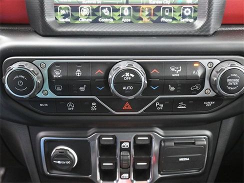 Used 2023 Jeep Gladiator Rubicon w/ Cold Weather Group image 21