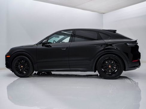 New 2026 Porsche Cayenne GTS image 2